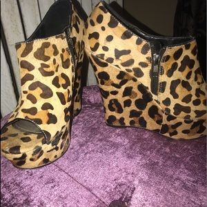 Steve Madden leopard heels